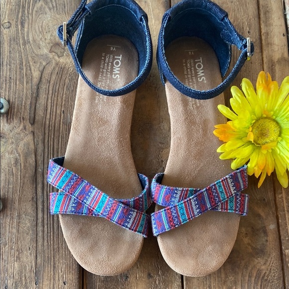 TOMS GIRLS STRAP SANDALS - Picture 1 of 5